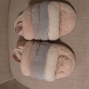EXCLUSIVE FLUFF YEAH SLIDE SLIPPERS